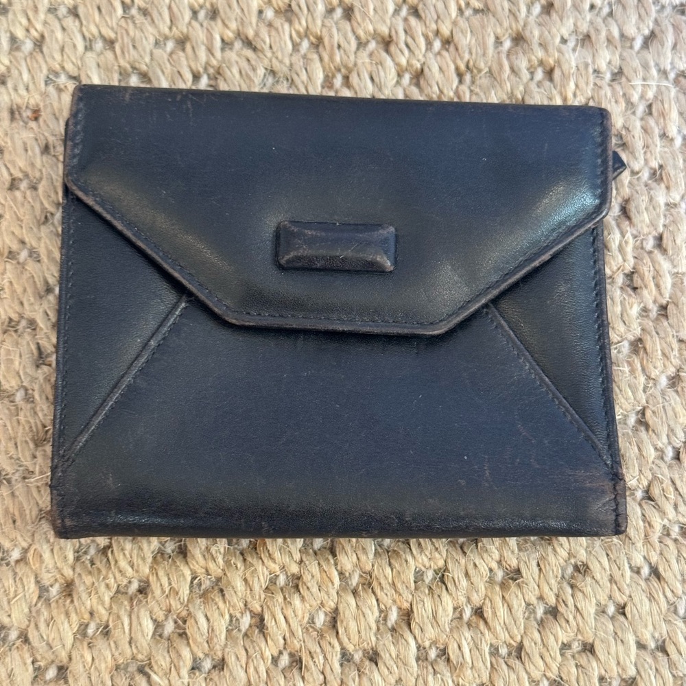 Coach Elegant Black Leather Women's Clutch